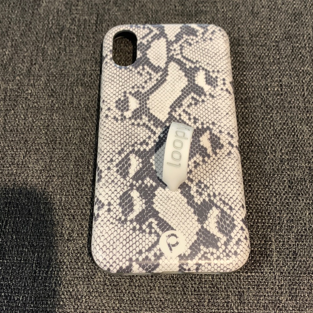 Loopy snakeskin iPhone XR/11 case